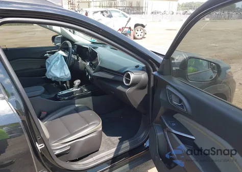 2024 Chevrolet Trax Fwd Activ z USA, uszkodzony, nr VIN KL77LKE22RC086223